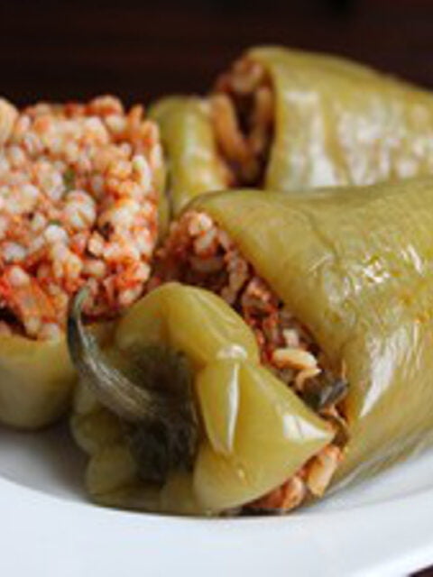 Bulgurlu biber dolmasi - Gevulde paprika