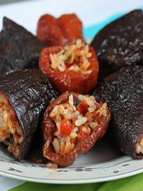 Kuru patlican biber dolmasi-Gevuld droge aubergine en paprika