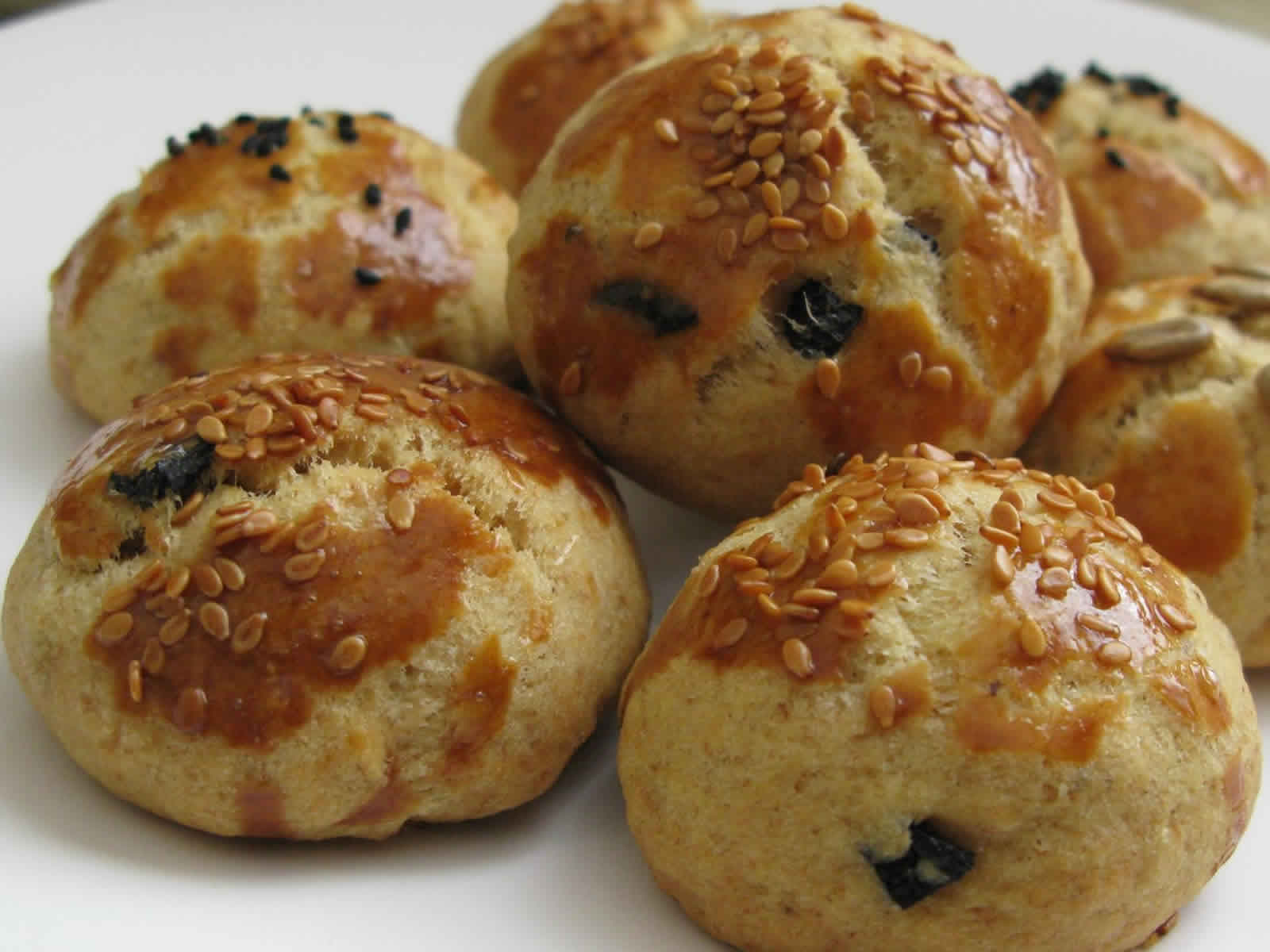 Peynirli Zeytinli Pogaca – Gevulde Kaasbroodjes met olijven