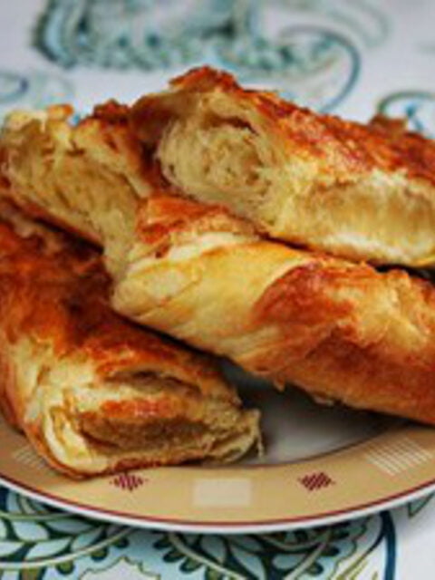 Tahinli corek - Sesampasta in gevlochten deeg