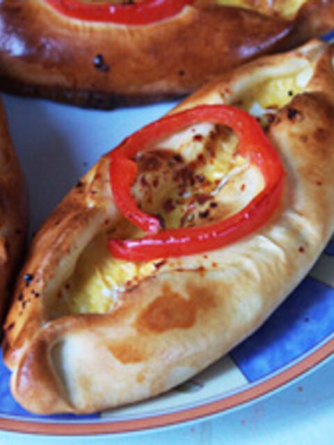 Yumurtali pide - Pide met ei