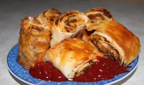 Gonca böregi – Deegrol met vlees