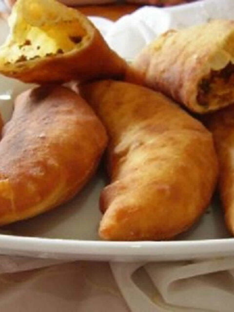 Ay börek - Gevulde maanbroodjes met gehakt