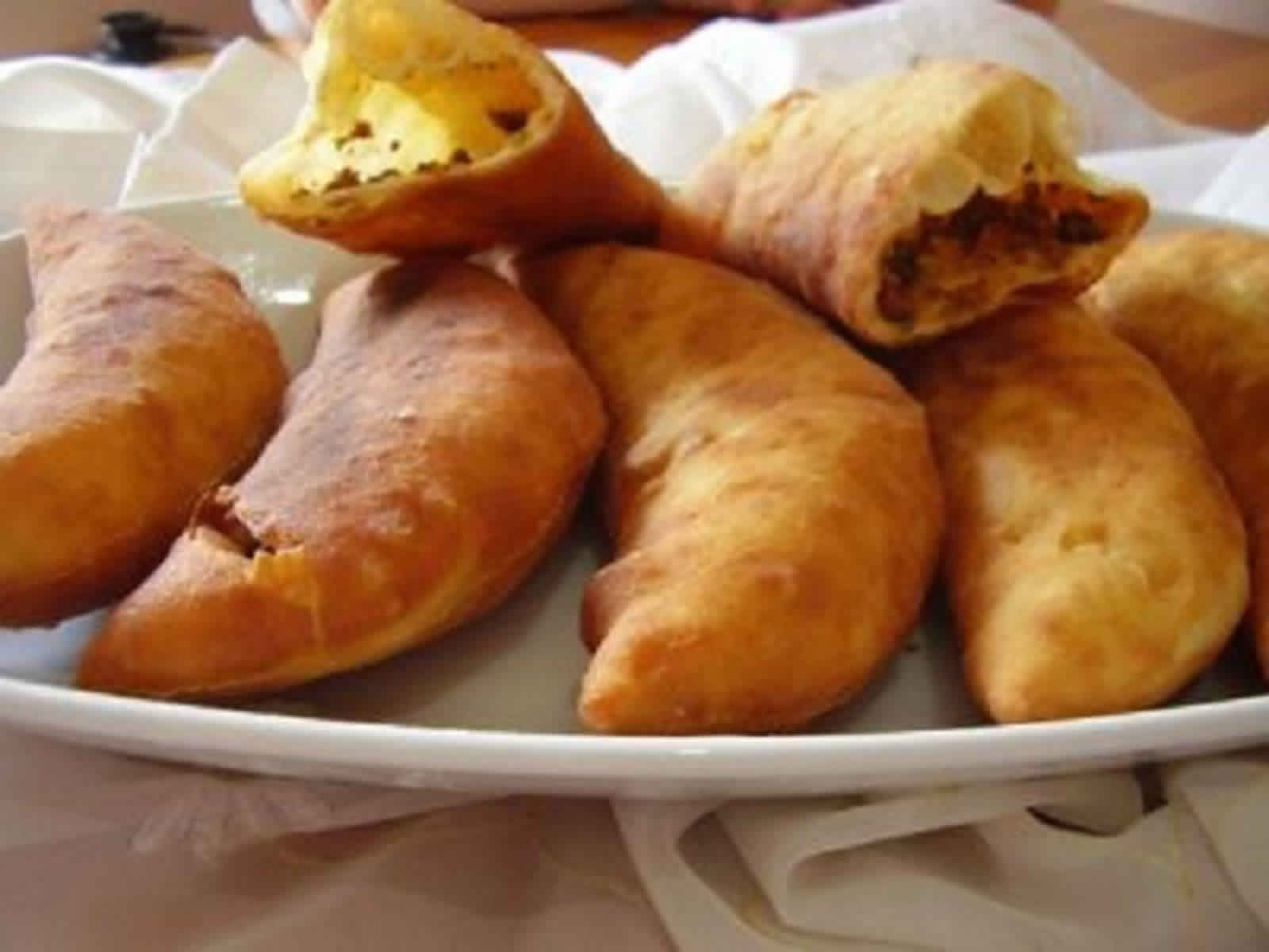 Ay börek – Gevulde maanbroodjes met gehakt